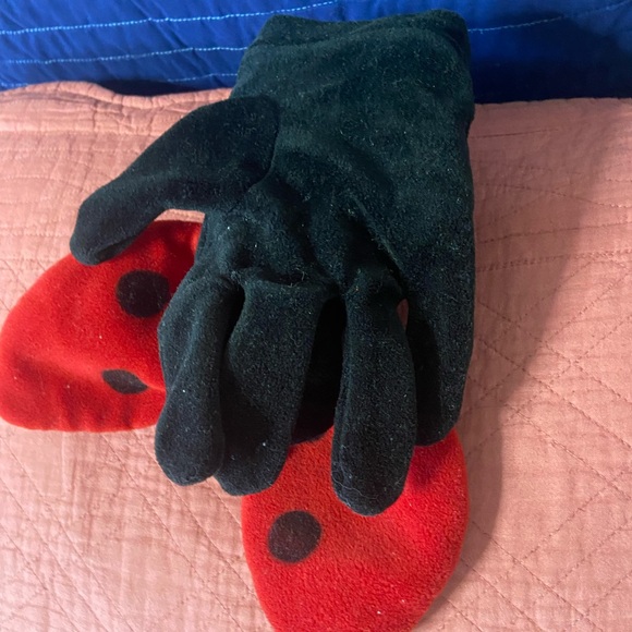 PLUSH CREATIONS Plush LADYBUG Hand Puppet - Picture 3 of 4